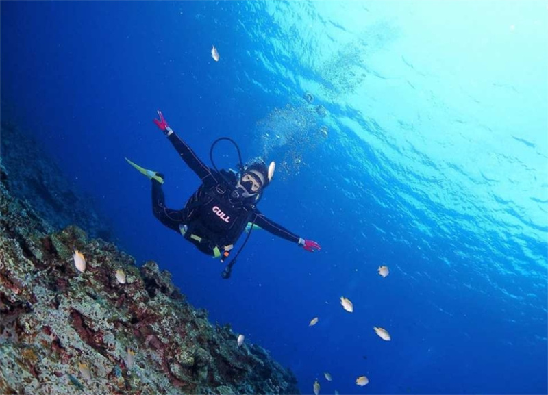 일본  [한국어가이드] 오키나와 푸른동굴 보트 체험 다이빙 (사진촬영 전송 무료) - 상세 이미지 2