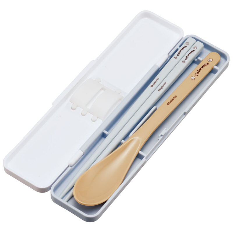 스케이터 도라에몽 캐릭터 소리나지 않는 항균 콤비세트 (스푼,젓가락,케이스) 18cm - 주방·식기 - 하카타몰