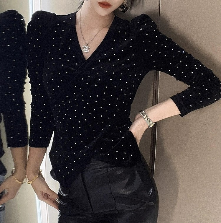 활용만점 샤이닝 큐빅 크로스랩 벨벳블라우스 연말모임룩 겨울블라우스 데이트 모든연령대소화 이미지 1