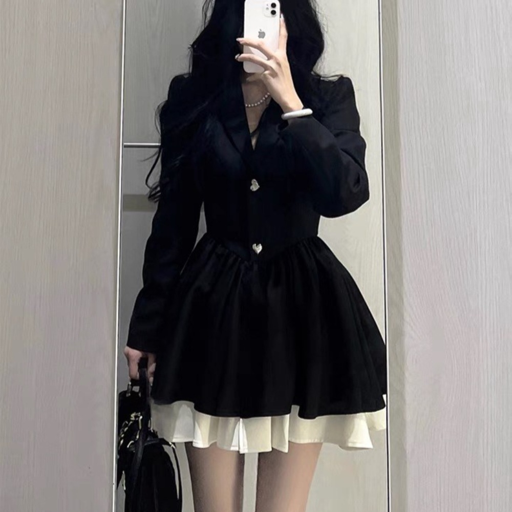 마이데몬 도도희 블랙 원피스 김유정 착장 하트 단추 명품스타일 하객원피스 페미닌 이미지