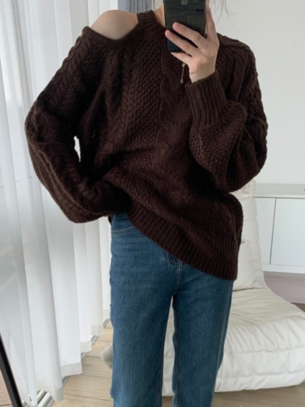 박규영 꽈배기 니트 어깨 드러나는 스웨터 오늘도사랑스럽개 8회 한해나 옷 오사개 패션 - 상세 이미지 4