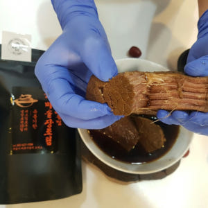 옥순할매곰집 소고기 장조림 750g 쇠고기 가마솥 장조림 밥도둑 반찬 밀... 맛있게 먹은 솔직 후기 - 상품 이미지 2