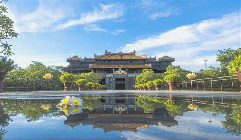 베트남 [단독투어/한국어가이드] 후에 알찬 1일투어 (후에왕궁&티엔무사원&카이틴황제릉&민망황제릉) 이미지 2