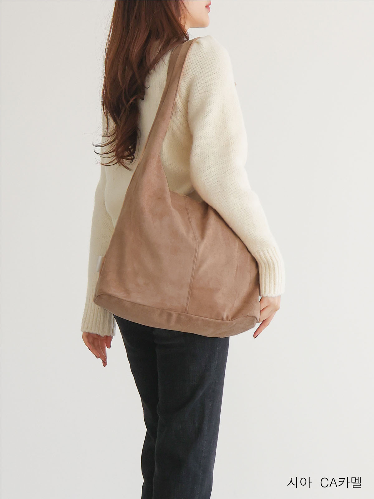 킬리안 시아 비건 스웨이드 2color 가벼운 호보백 숄더백 보부상 가을 겨울가방 이미지 8