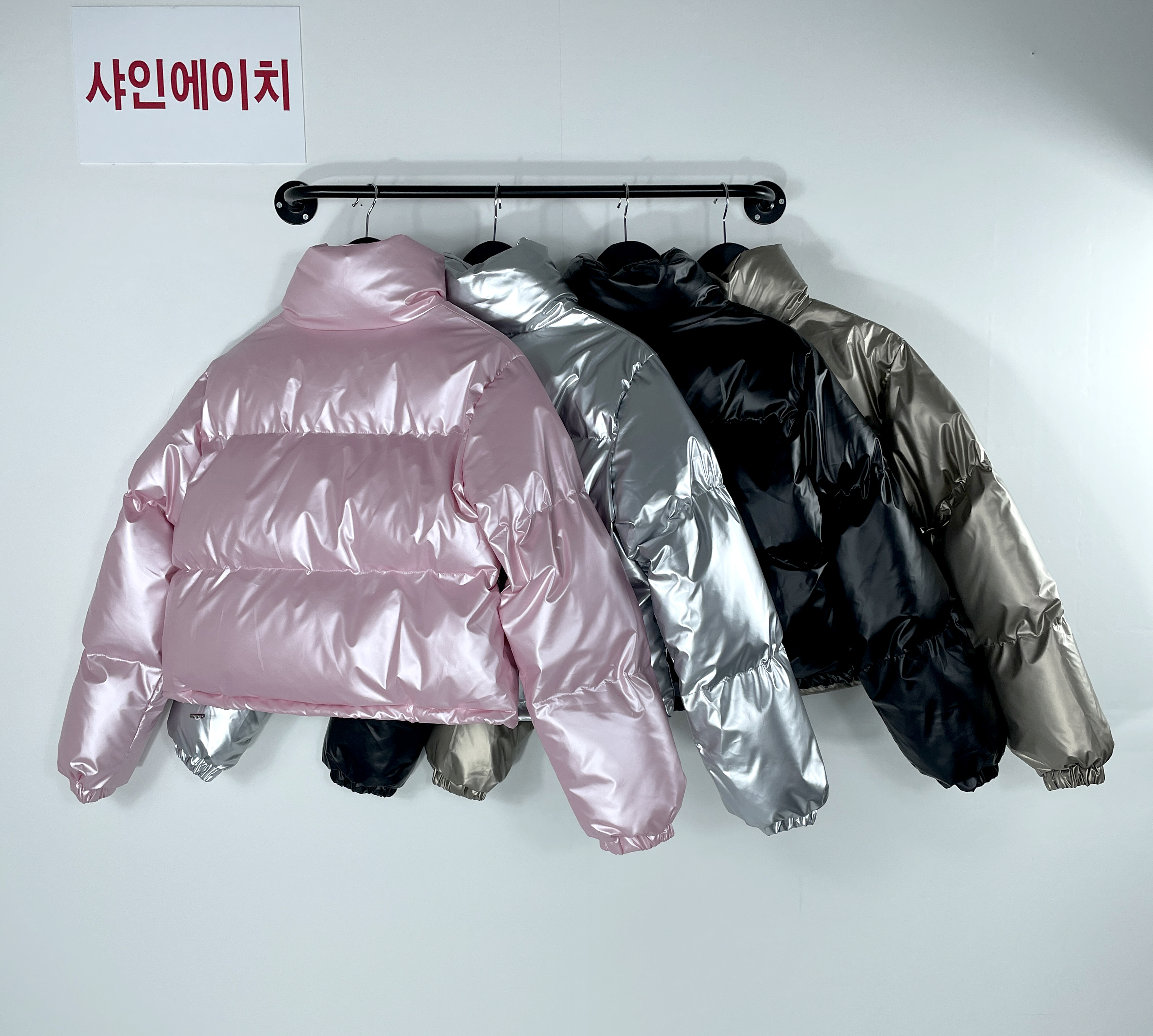 여자여자몰 레트로 투웨이 글로시 숏패딩 펌프 밴딩조절 스포티 샤이닝 크롭패딩 이미지 3