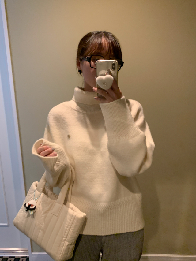Logoウールブローチリブタートルネックニット(ivory
