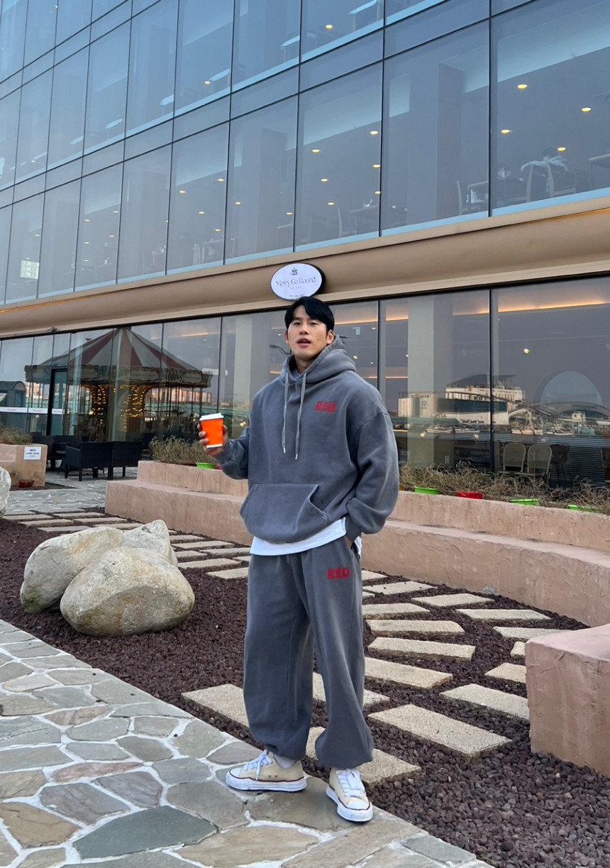 B72FD7DA-F350-4937-A33E-A1598DC6071A