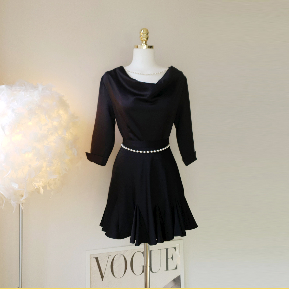 탈부착 진주 체인 새틴 블라우스+스커트 투피스 세트 - 상세 이미지 4