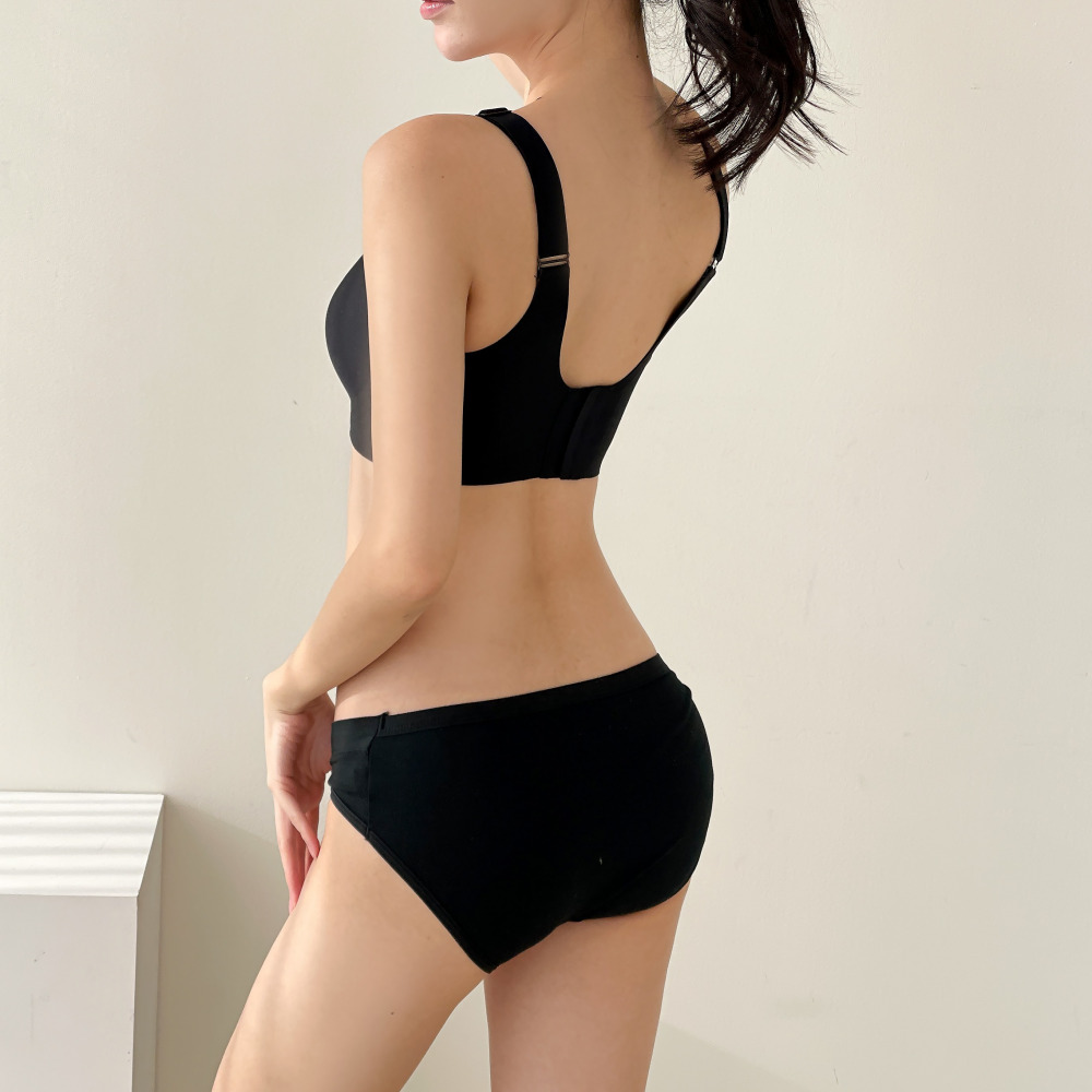 에이투에프 패드 일체형 빅사이즈 브라 큰컵 스포츠 노와이어로 편안함과 소음 걱정 없는 하루를 원하는 이들을 위한 선택