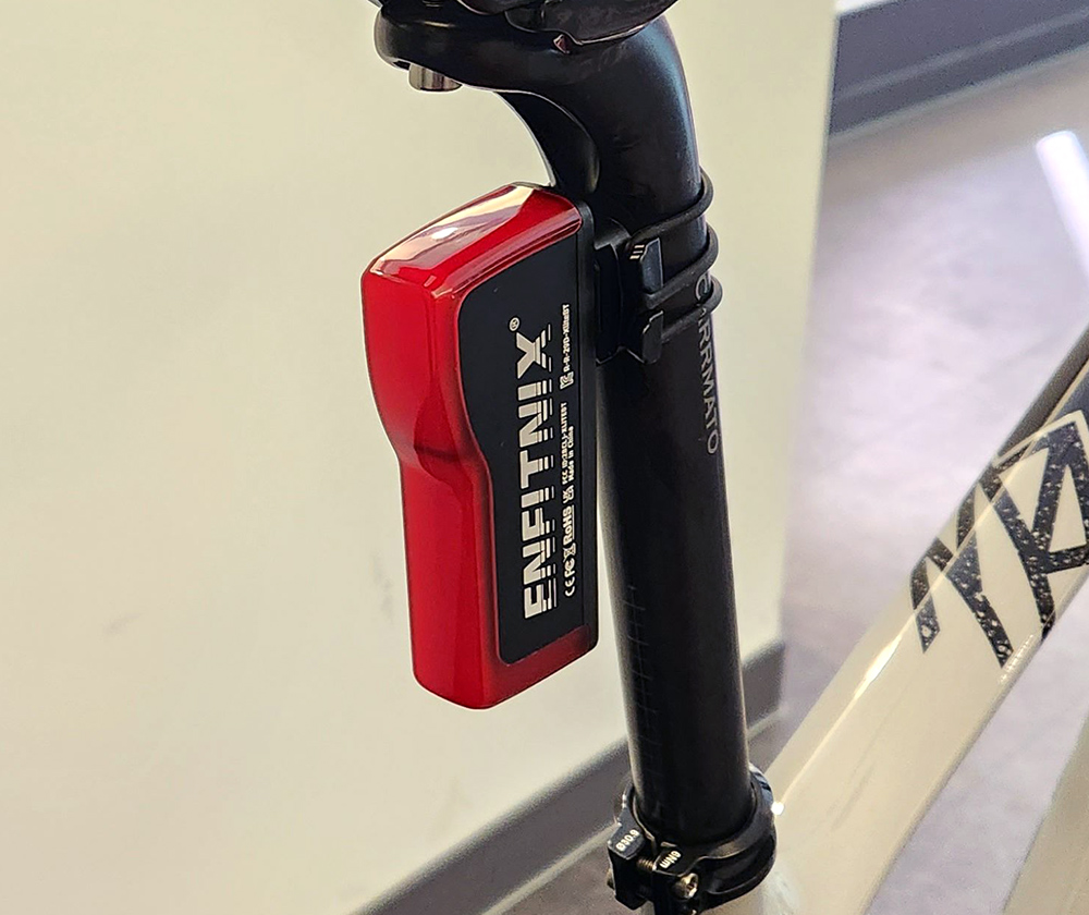 엔피트닉스 엑스라이트 BT 도난방지 경보기 겸용 후미등 레일 마운트 포함