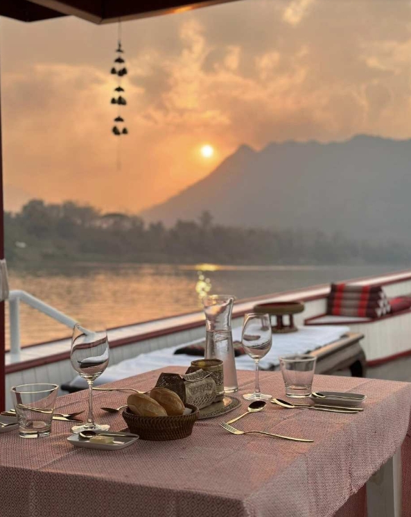 루앙프라방 럭셔리 선셋 디너크루즈 (RIVER SUN LAOS) 이미지 2