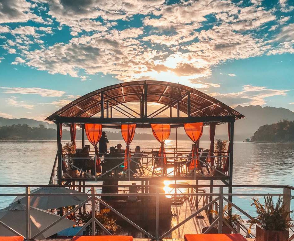 루앙프라방 컵파 선셋 크루즈 바 (KHOPFA SUNSET CRUISE) 이미지 4
