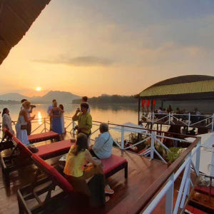 루앙프라방 컵파 선셋 크루즈 바 (KHOPFA SUNSET CRUISE) 솔직 후기 | 실사용자 리뷰 분석 - 상품 이미지 3