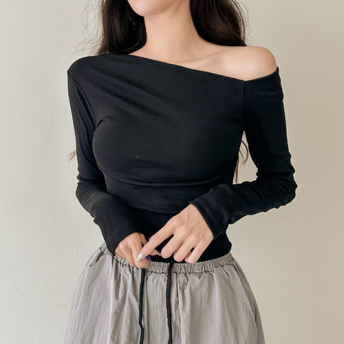 제니 원숄도 오픈 원오프숄더 스핀 티셔츠 러블리 착용 후기 | 사이즈/핏 총정리 - 대표 이미지