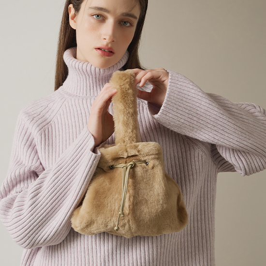 [로보] 스페인 시어링 무스탕 버킷백 CAC20D001