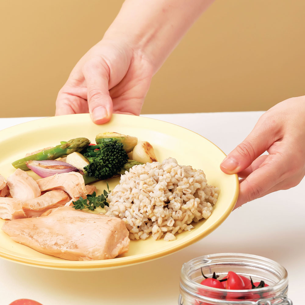 채우닭 94kcal 늘보리 현미 곤약밥 곤약 즉석밥 110g 1팩 - 상세 이미지 2