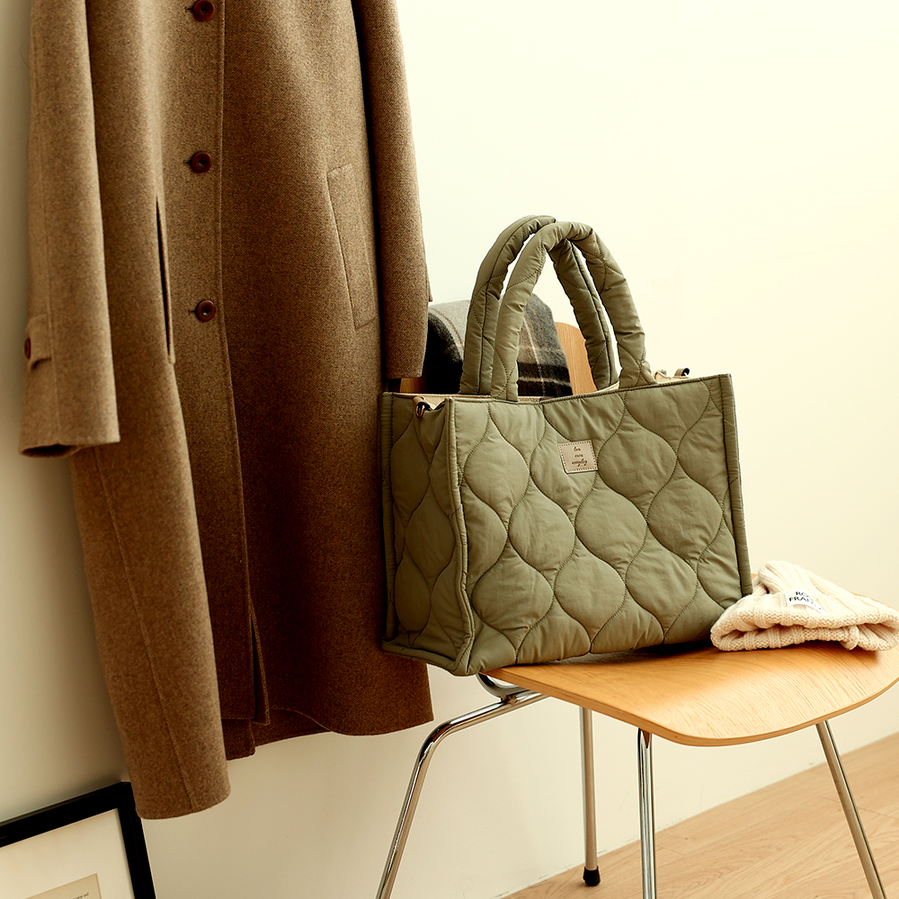 마롤로뜨 패딩 기저귀 가방 생활방수 아기 가벼운 국민 숄더백 M 베이지