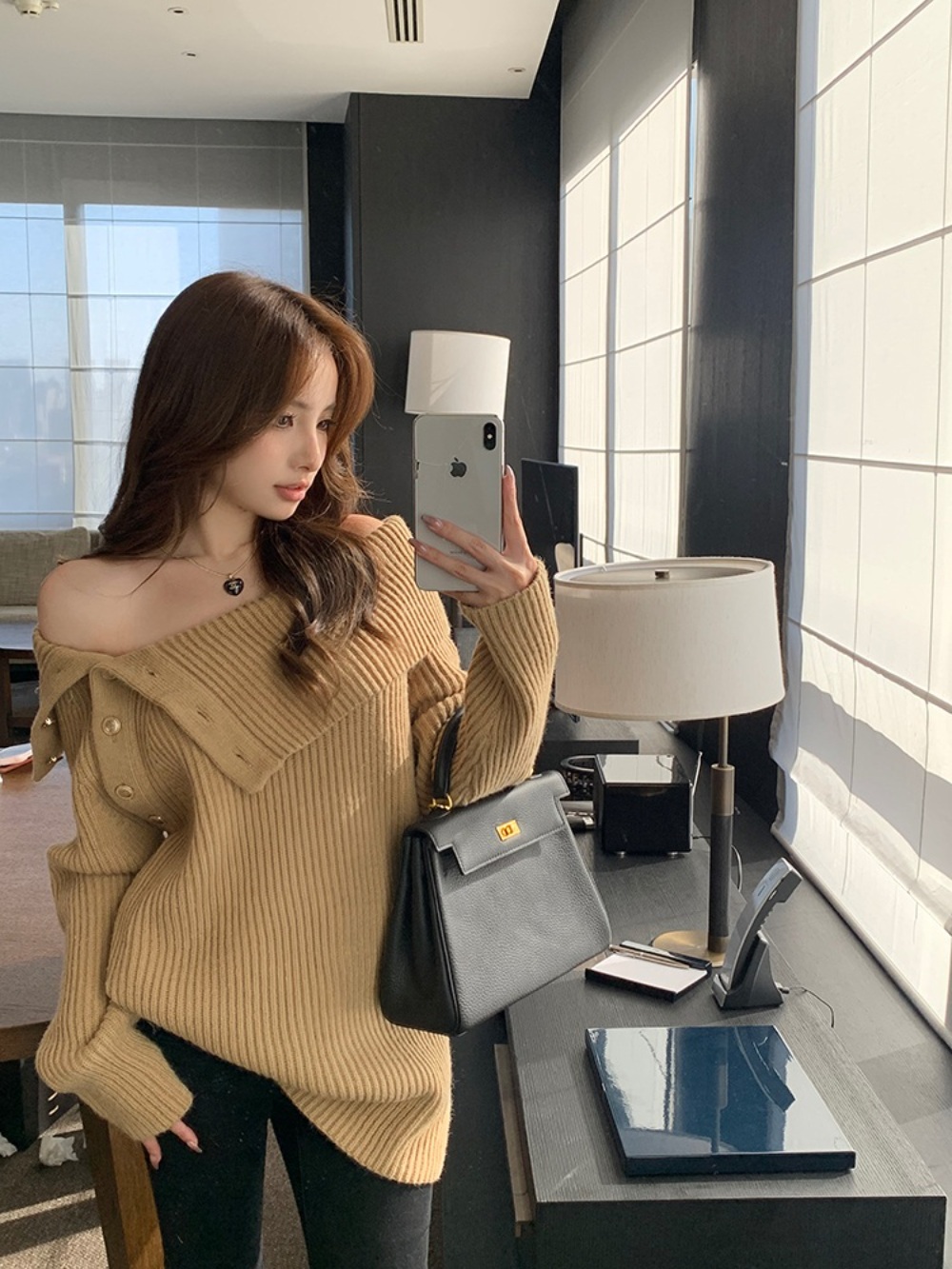 언발 오프숄더니트 단추 골지 절개 나는솔로 송해나 태계일주 장도연 옷 패션 - 상세 이미지 3