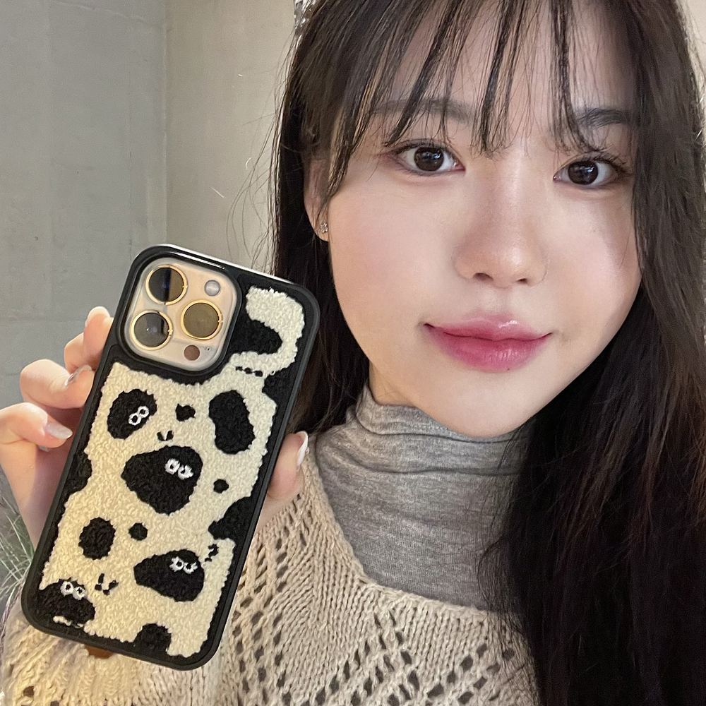 아이폰15 프로 털 케이스 에폭시 귀여운 먼지뽀글이 - 상세 이미지 2