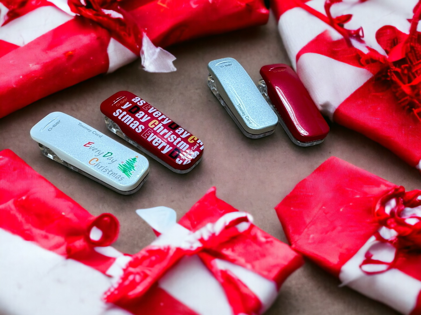 옷깃에 꽂아 편리하게 태그하는 티머니 아거 X-Mas EDC 이미지 7