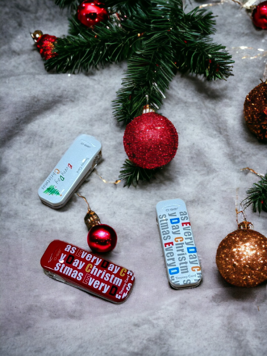 옷깃에 꽂아 편리하게 태그하는 티머니 아거 X-Mas EDC - 상세 이미지 2