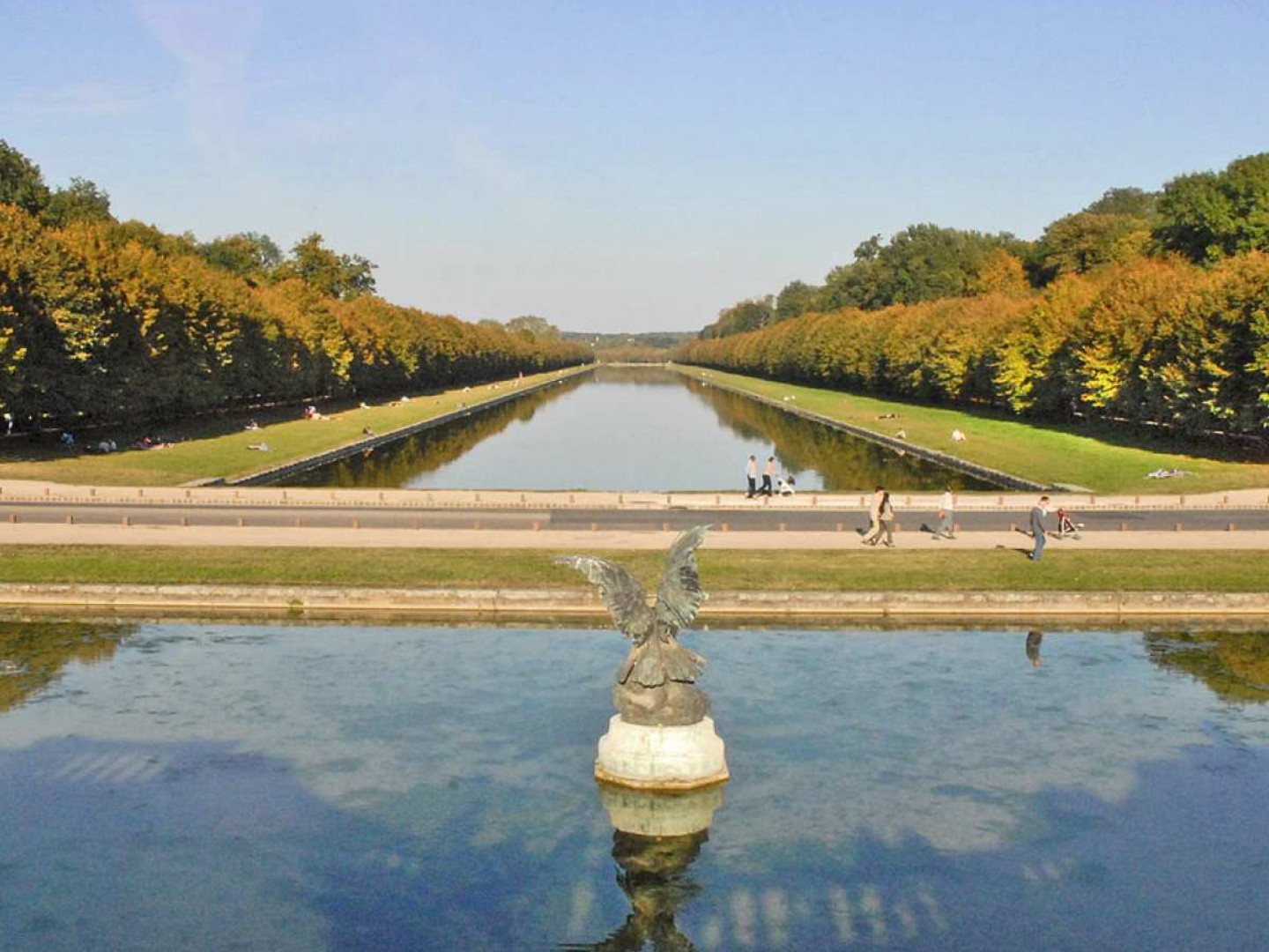 프랑스 파리에서 출발하는 교통편과 오디오 가이드가 포함된 퐁텐블로와 보 르 비콩트 당일 여행 이미지 3