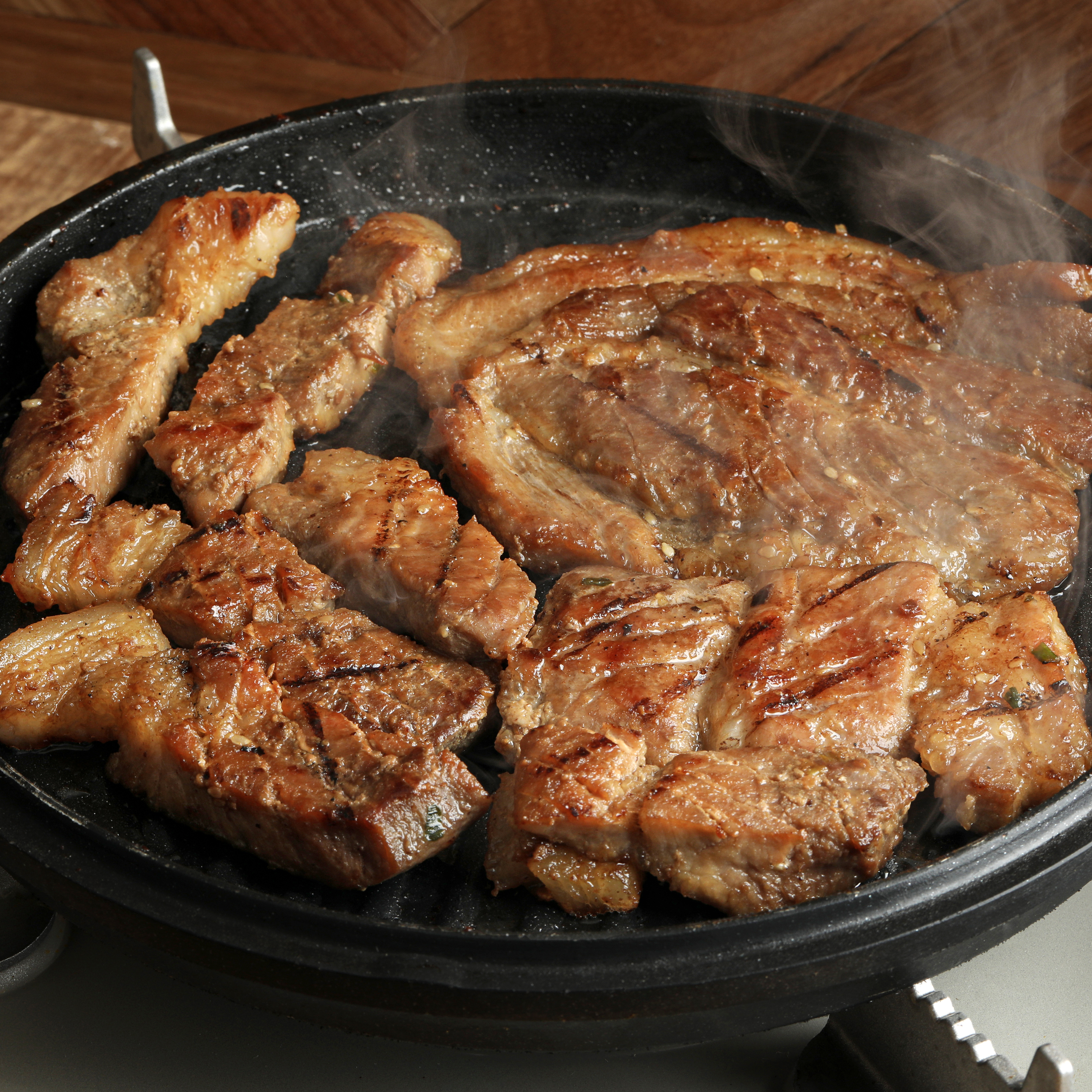 극소수 돼지 목살 양념구이 200g 마포 갈비집 냉동 숯불 갈비 밥도둑 반찬 캠핑 제품 이미지