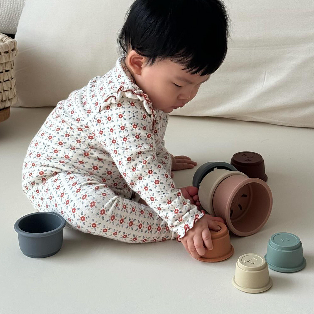 아띠래빗 유아용 실리콘 스태킹컵 장난감 아기 소근육발달 완구 오트브라운 8개입