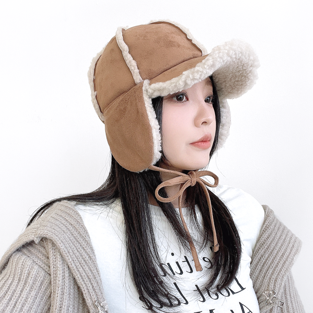 케린 무스탕 여성 겨울 모자 방한 캡 군밤 귀도리 이어머프 캡