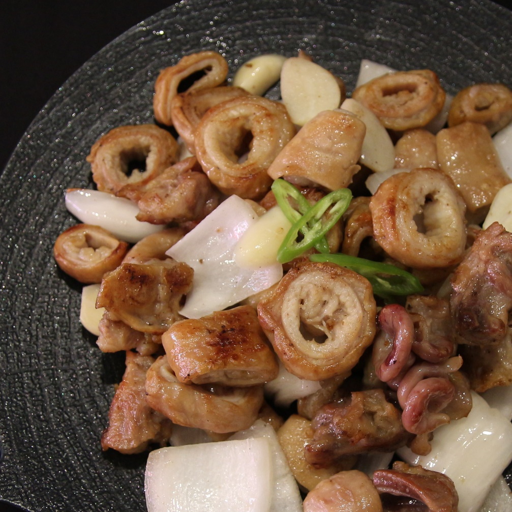 25년 전통 맛집 대박왕곱창 막창 소금구이 500g 2인분 캠핑요리 파티음식 연탄구이