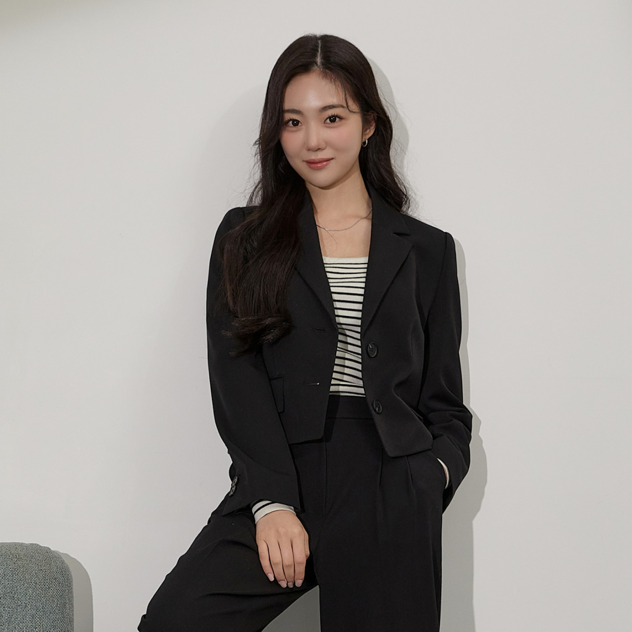 로엠 크롭 싱글 자켓  RMJKD12R14 - 상세 이미지 5