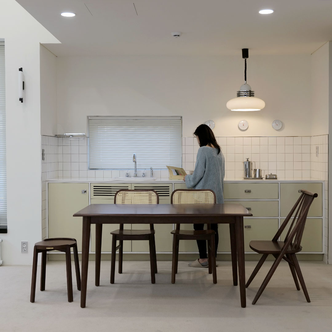 자야캠핑 포르보 월넛 원목 직사각형 4인용 6인용 식탁 테이블 1600