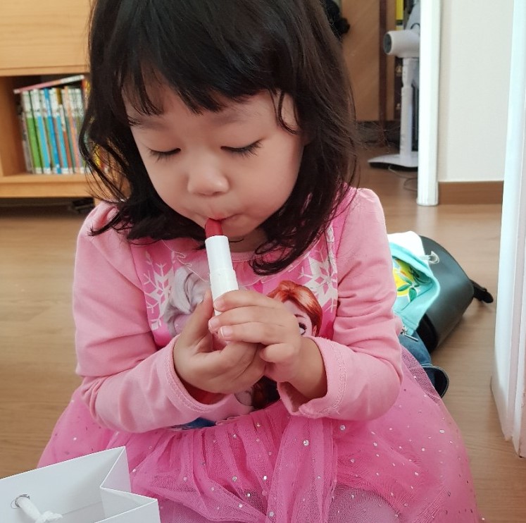 천연 어린이 립스틱 유아 립밤 1+1 어린이화장품 초등학생 틴트 - 상세 이미지 3