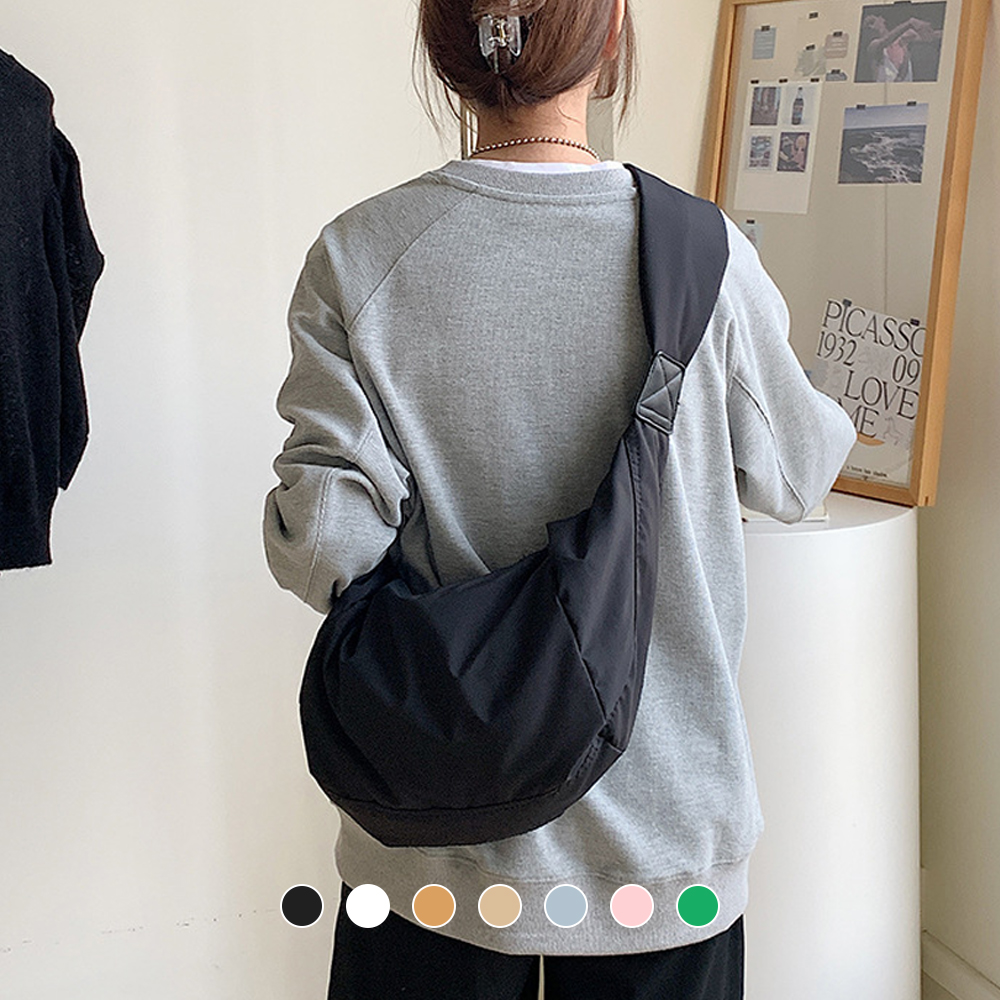 밀스펙 호보 크로스 메신저백 옆으로 매는 보부상 가방 반달 크로스백 크로와상백