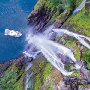 뉴질랜드  남섬 밀포드 사운드 소형 보트 크루즈 솔직 후기 | 실사용자 리뷰 분석 - 상품 이미지 2