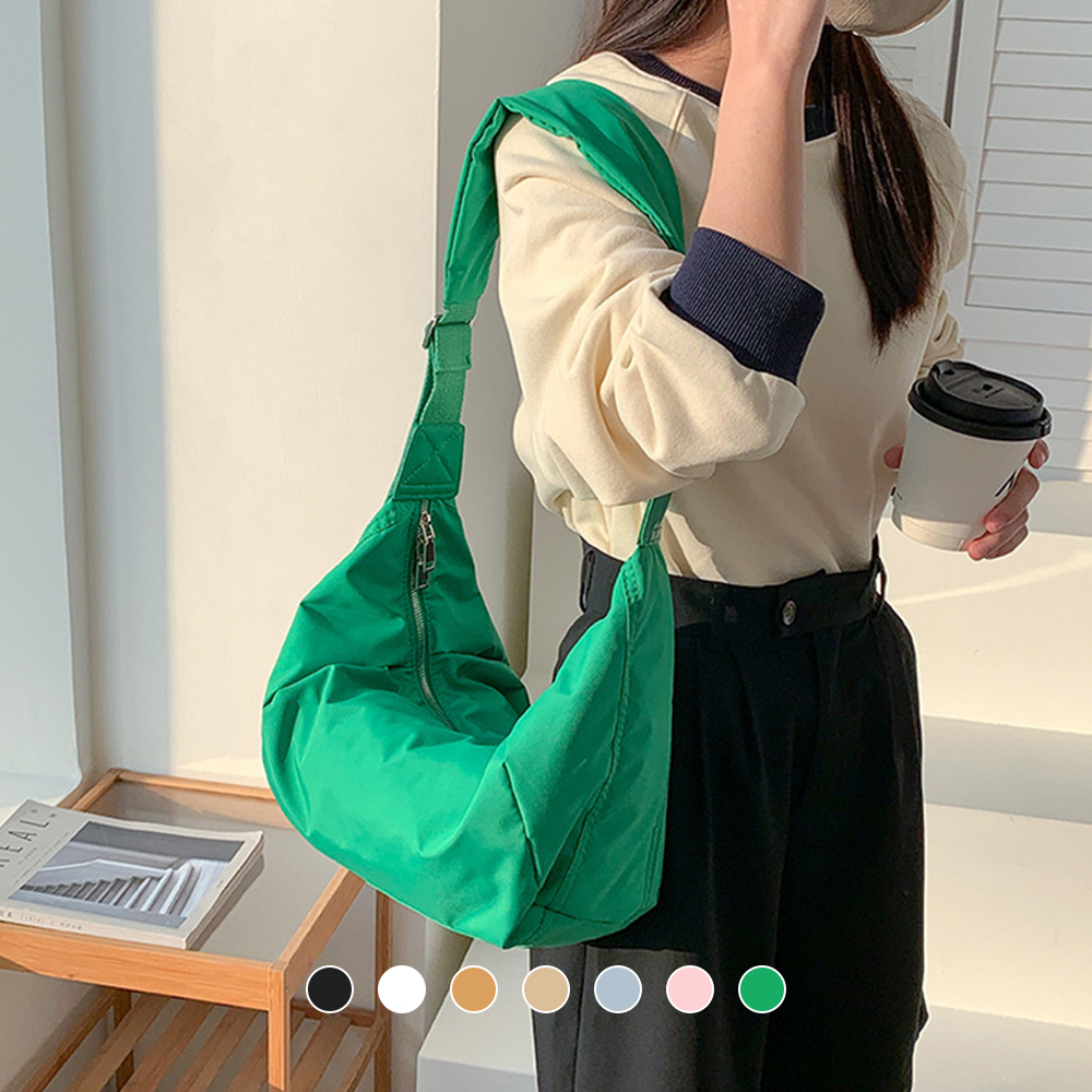 밀스펙 호보 크로스 메신저백 옆으로 매는 보부상 가방 반달 크로스백 크로와상백