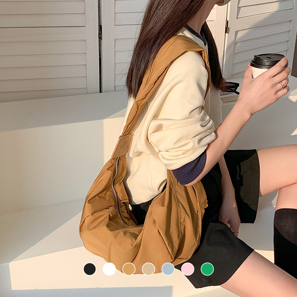 밀스펙 호보 크로스 메신저백 옆으로 매는 보부상 가방 반달 크로스백 크로와상백