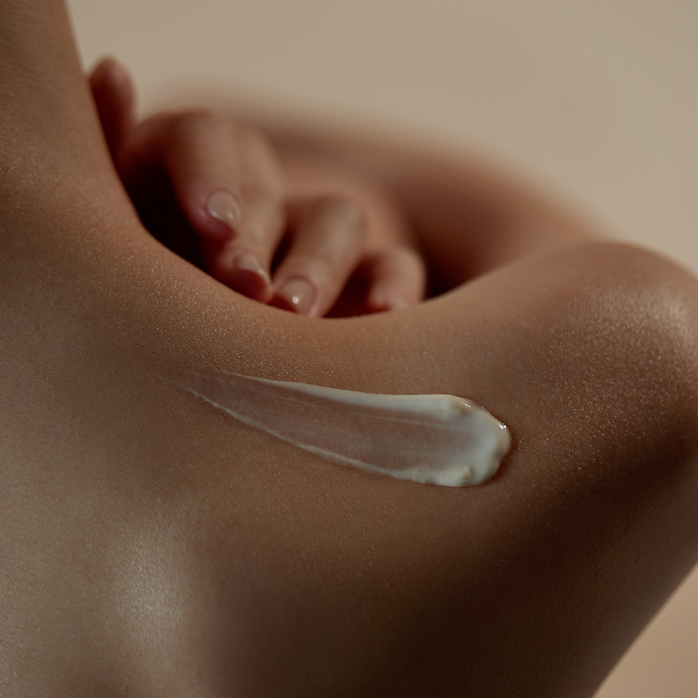 아로마티카 임브레이스 바디로션 네롤리 & 패츌리 300ML 고보습 진정 향좋은 바디크림