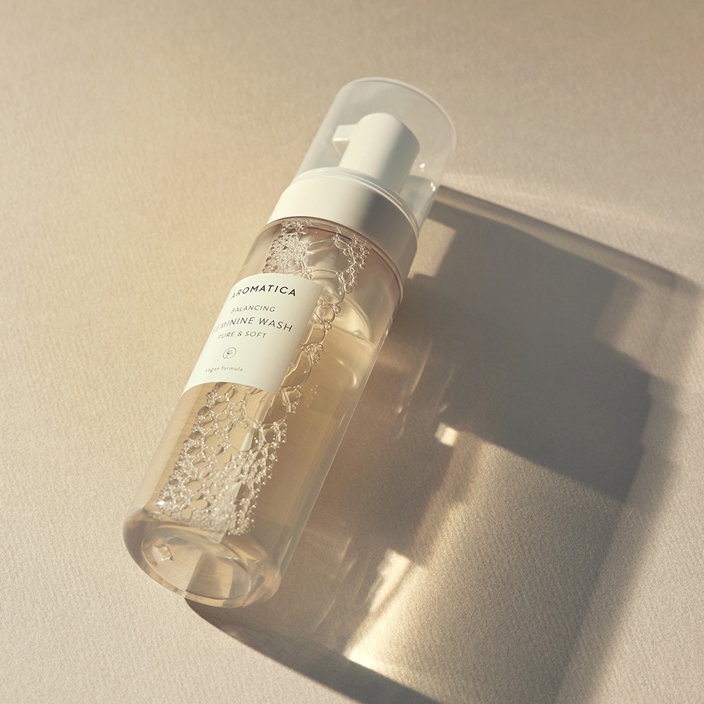 아로마티카 퓨어 앤 소프트 여성청결제 170ML 이너퍼퓸 와이클렌저 y존케어 저자극 페미닌워시 여성세정제 이미지 2