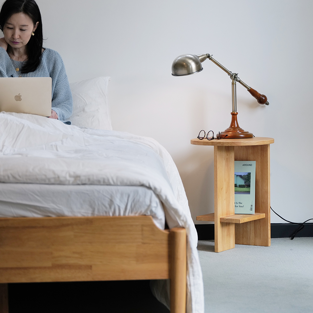 자야캠핑 오울루 2단 원형 협탁 원목 소파 테이블