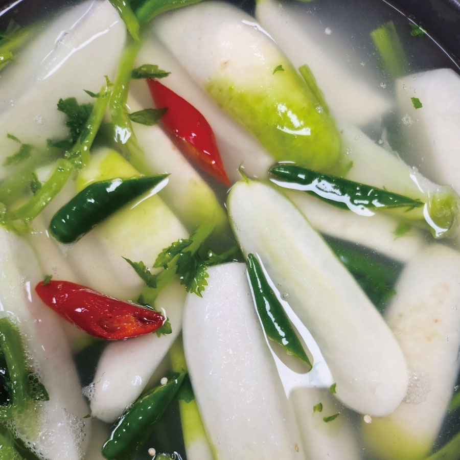 겨울동치미 동치미 시원 깔끔 옛날 맛있는 가정식반찬 겨울김치 3kg - 상품 이미지