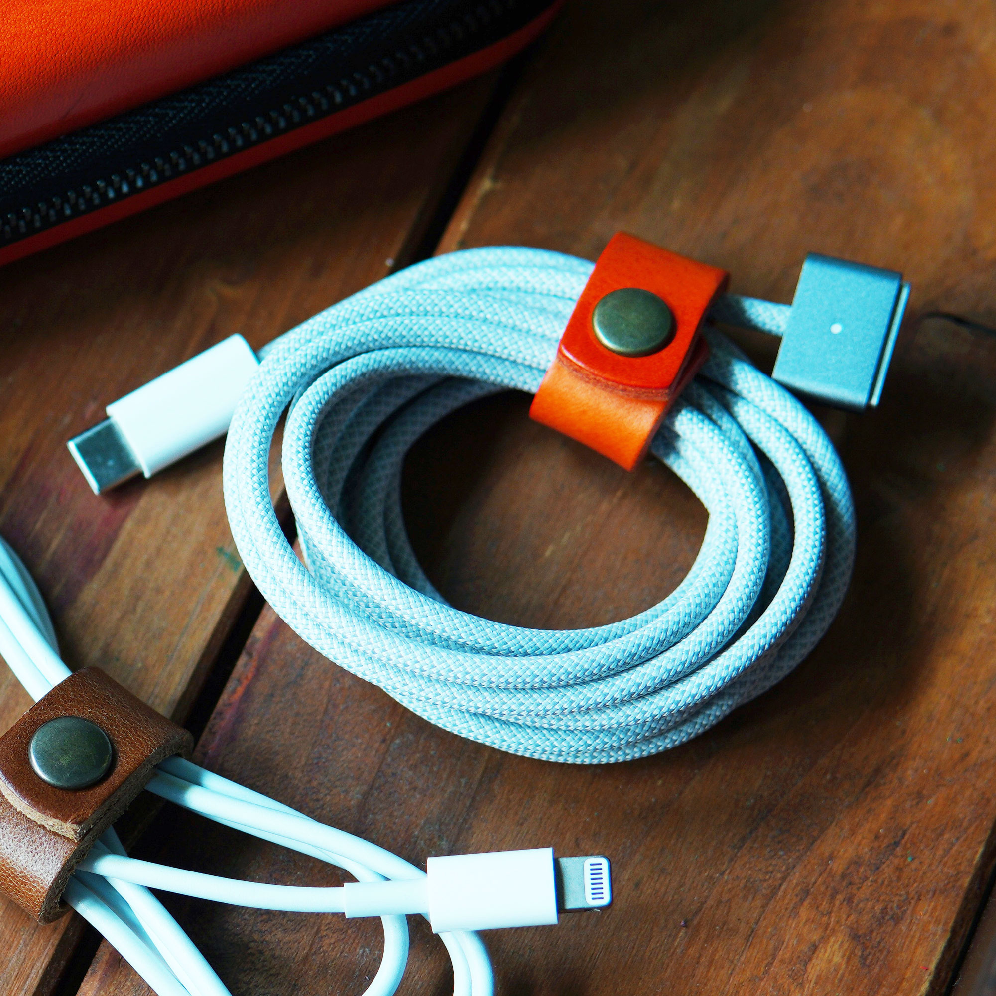 반다레더 가죽 케이블 전선 이어폰 선 코드 정리 클립 홀더 - 상세 이미지 2