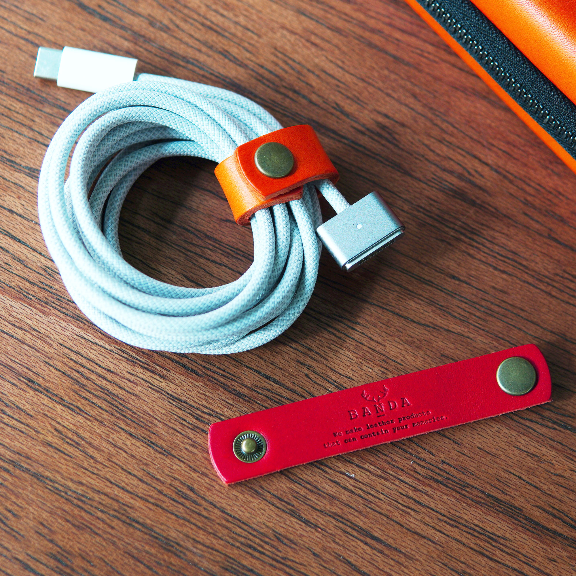 반다레더 가죽 케이블 전선 이어폰 선 코드 정리 클립 홀더 - 상세 이미지 5