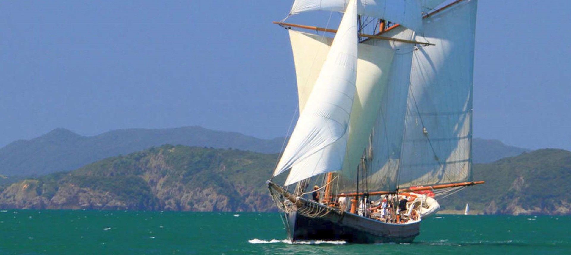 뉴질랜드 북섬 베이오브아일랜즈 톨쉽 세일링 크루즈