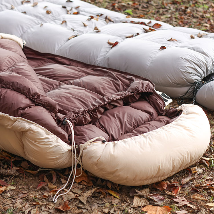 어반캠퍼 다우니페더 덕다운 침낭 차박 백패킹 캠핑침낭 오리털 충전재 1500g, 스노우그레이