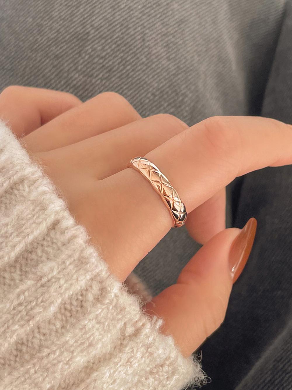 [무배/실버925] 퀼팅 크로스 엠보싱 볼드 은반지