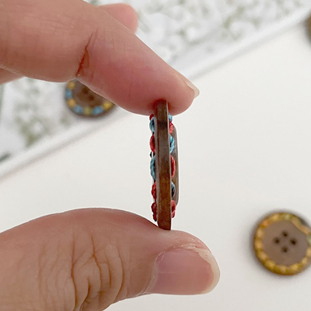 DIY) 25mm 카멜브라운 무지개 컬러스티치 우드단추 나무단추 단추부자재- (8개) - 상세 이미지 5