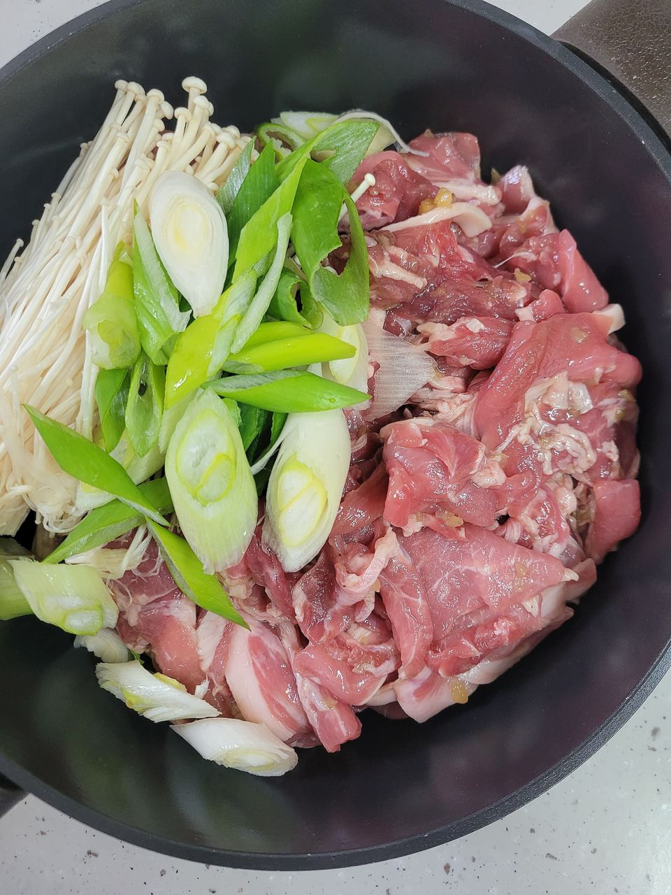국내산 돼지고기 유산균 돼지고기 냉장 한돈 뒷다리살 1kg - 상세 이미지 4