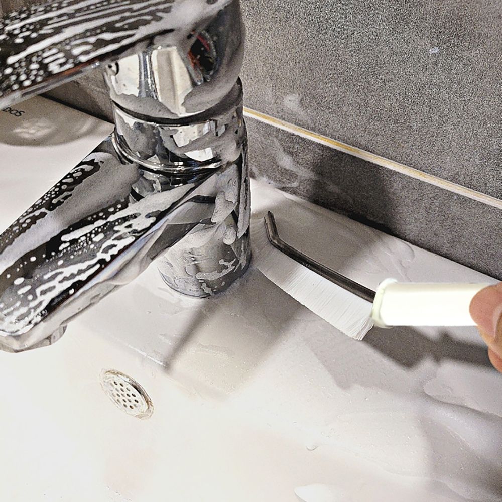 고강도 틈새청소 욕실 세면대 화장실 물때제거 청소 변기바닥