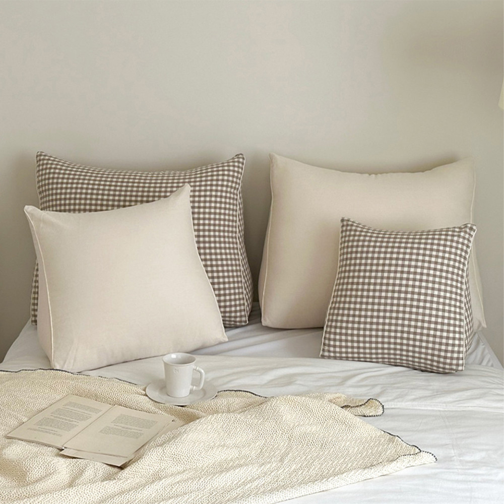 집앤콕 삼각 등받이쿠션 침대 쇼파 허리 중형 등쿠션 ML 코튼베이지